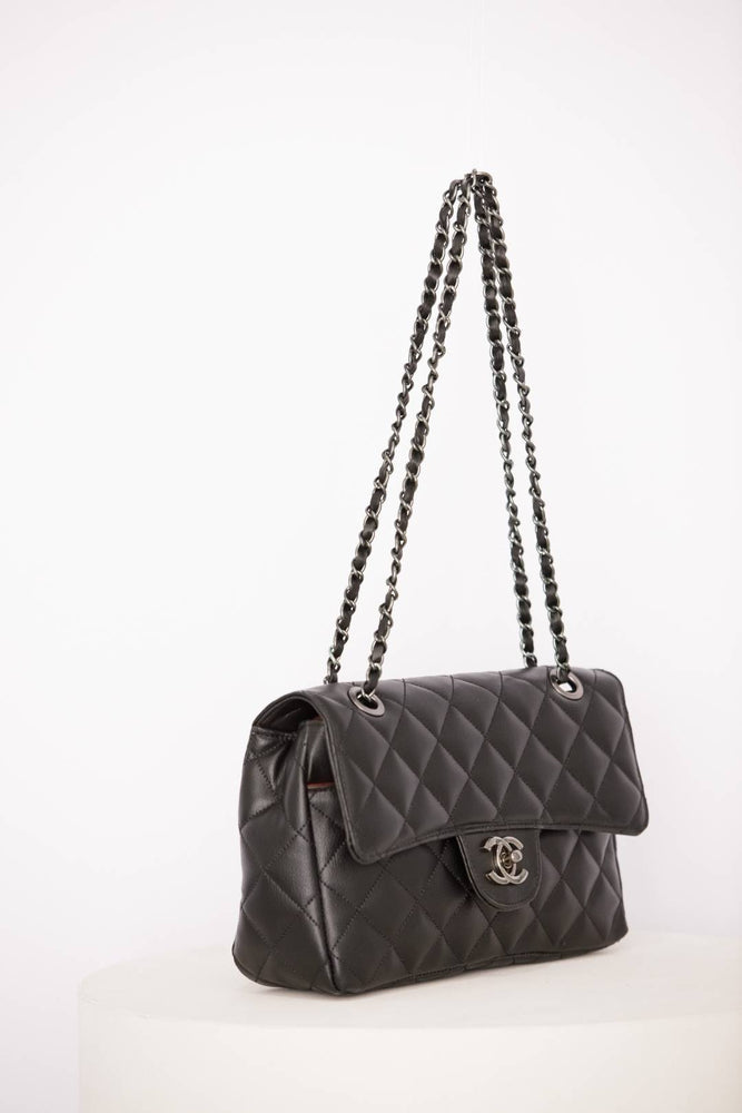 Bolsa Chanel Clássica Média de Couro
