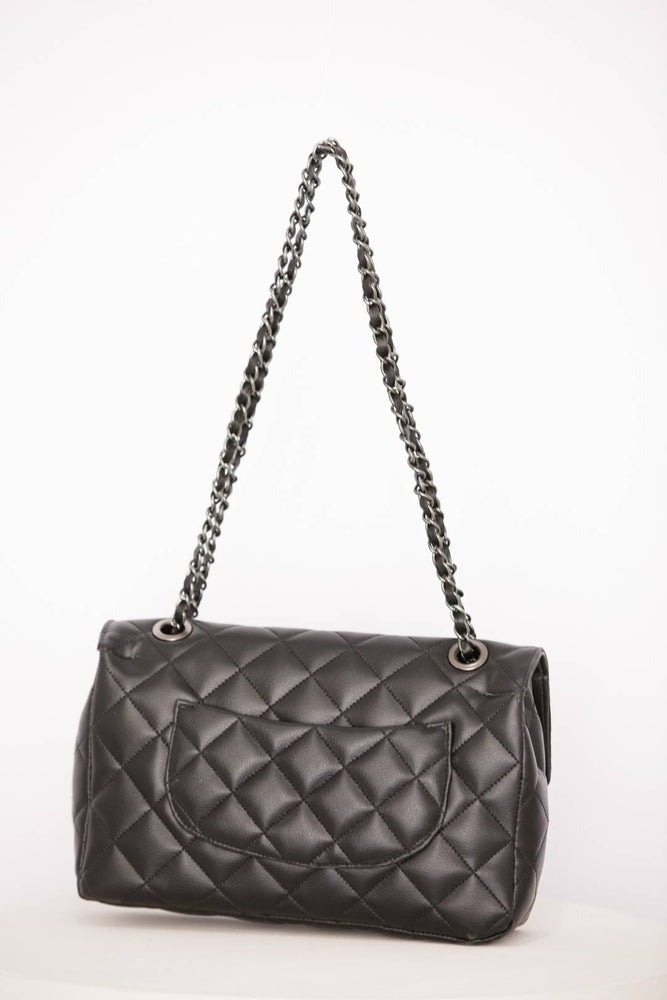 Bolsa Chanel Clássica Média de Couro