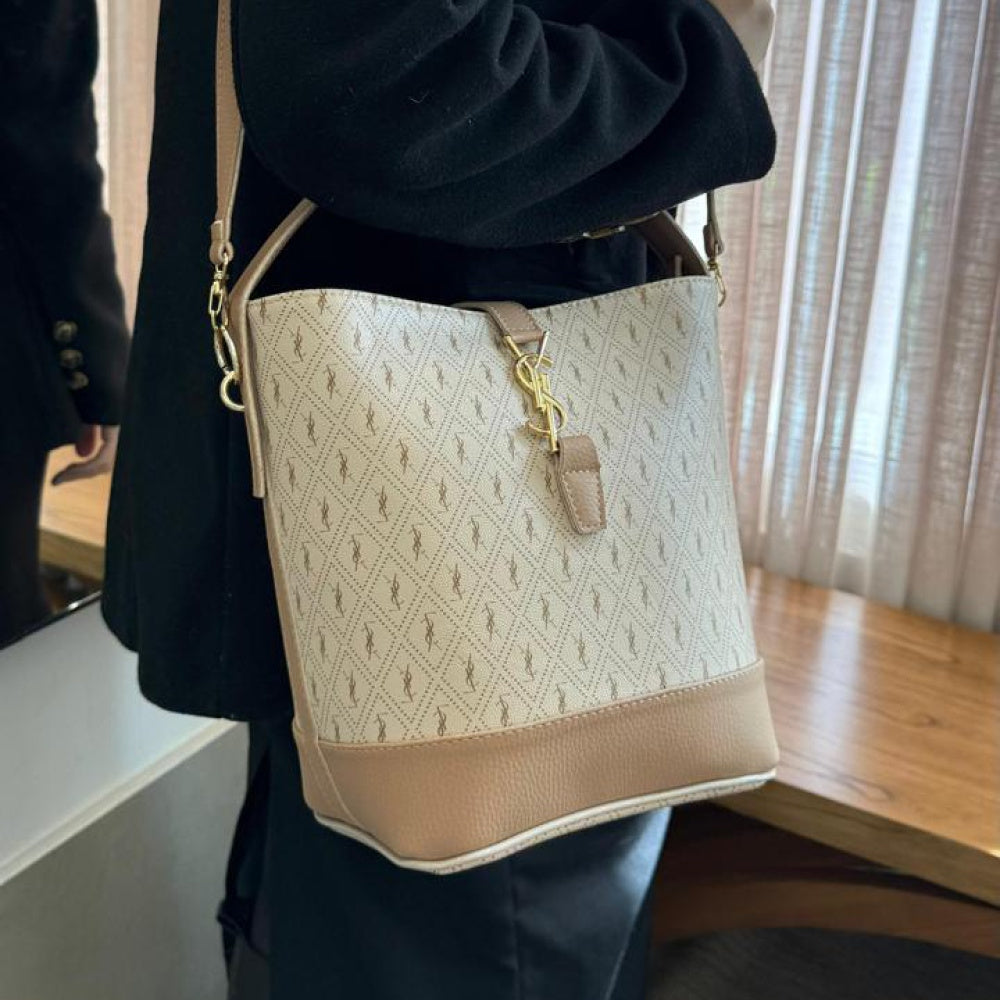 Bolsa de Couro Média Yves Saint Laurent Riviera