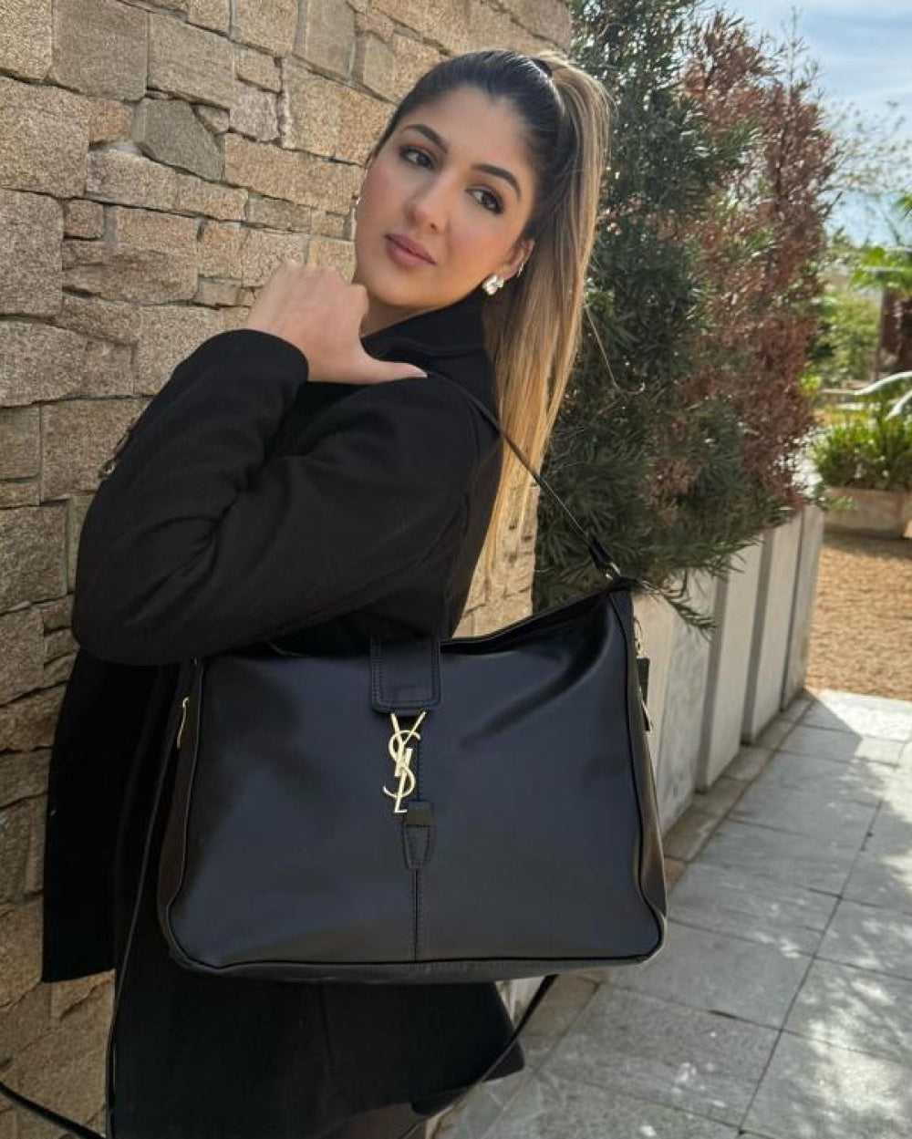 Bolsa de Couro Yves Saint Laurent Serena