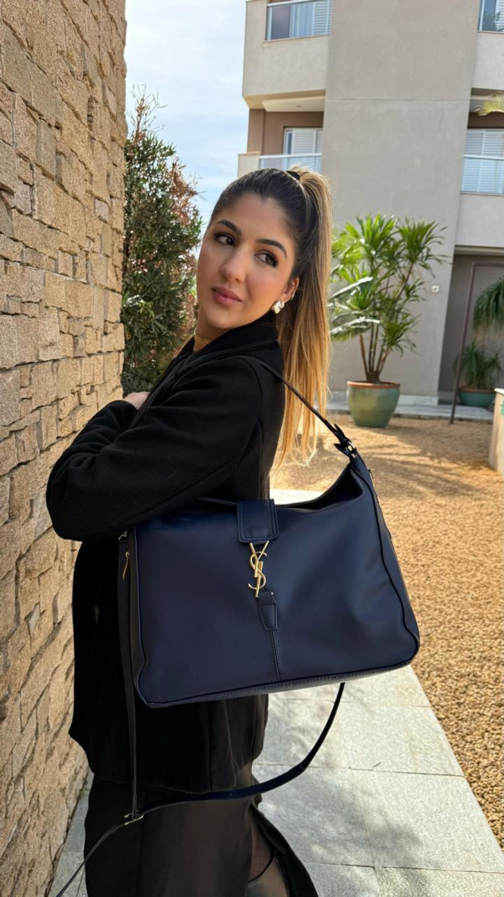 Bolsa de Couro Yves Saint Laurent Serena