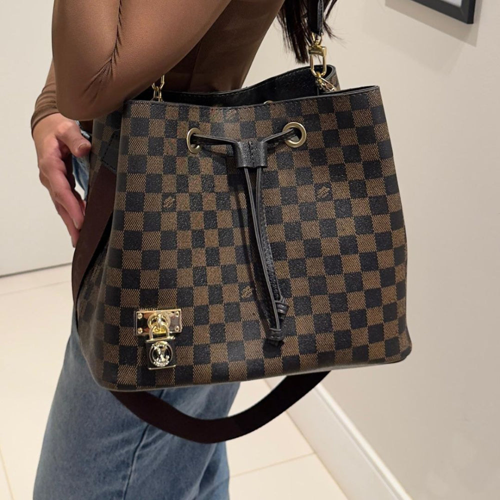 Bolsa Louis Vuitton Charlotte