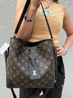 Bolsa Média de Couro Louis Vuitton Astrid