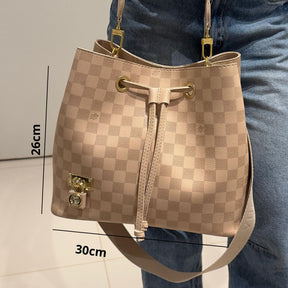 Bolsa Louis Vuitton Charlotte