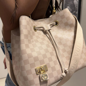 Bolsa Louis Vuitton Charlotte