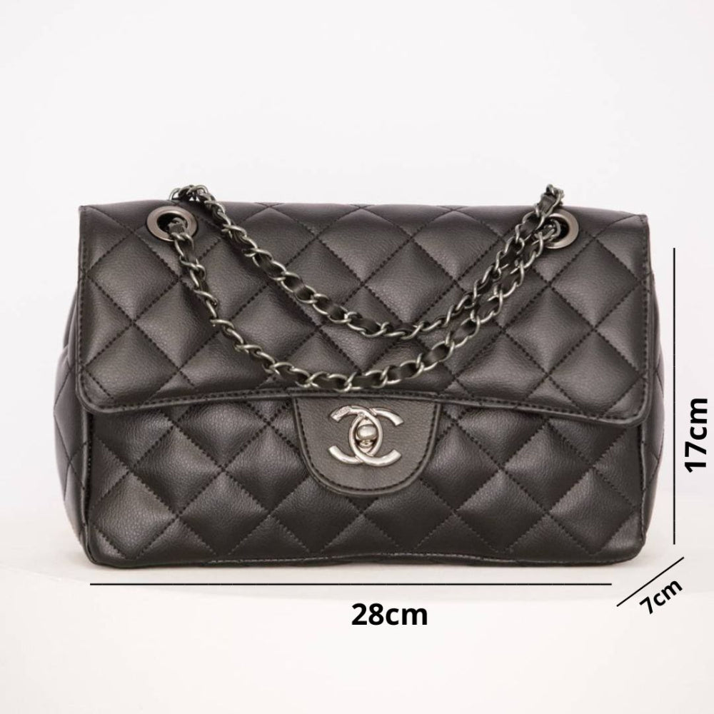 Bolsa Chanel Clássica Média de Couro