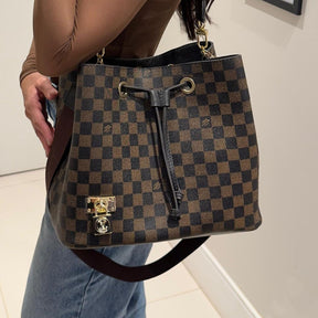 Bolsa Louis Vuitton Charlotte